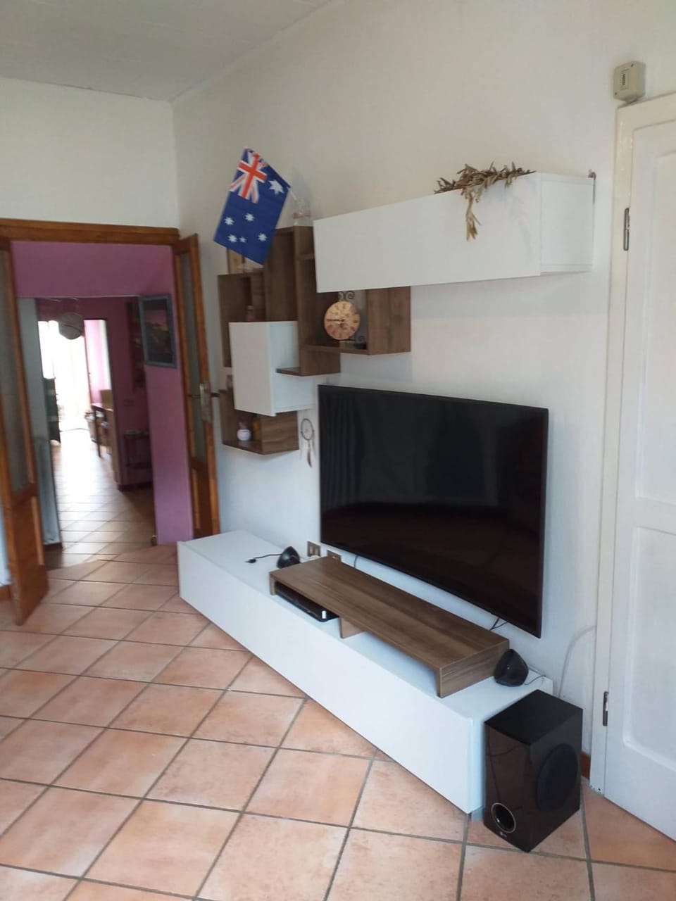 TV and multimedia, Living room, Evening entertainment