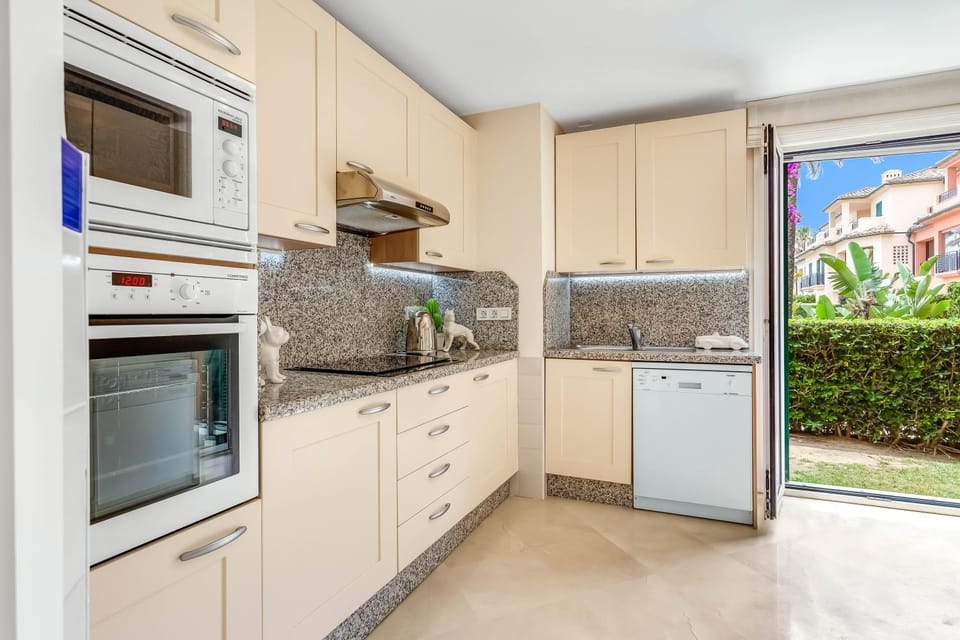 YOLO Spaces - Sotogrande Marina Boutique Apartment Apartment in Spain