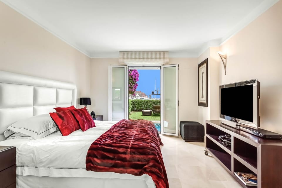 YOLO Spaces - Sotogrande Marina Boutique Apartment Apartment in Spain