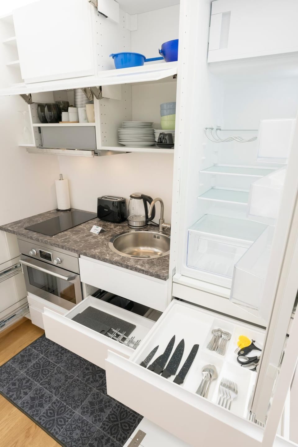 Kitchen or kitchenette