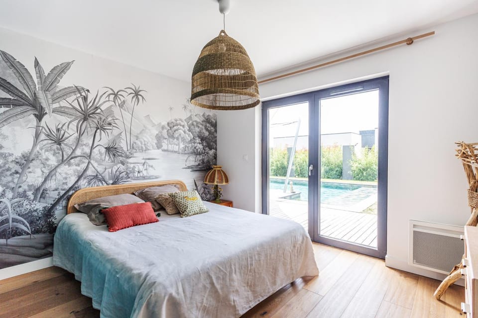 Bed, Bedroom