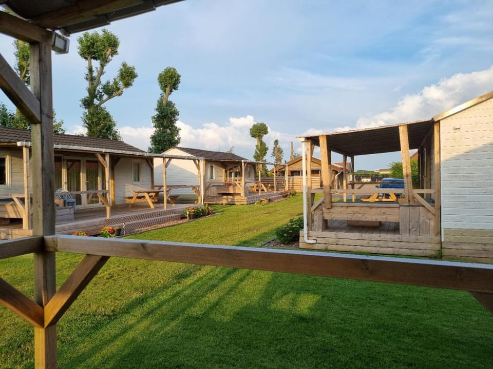 Camping de Tulpenweide Campground/ 
RV Resort in North Holland (province)