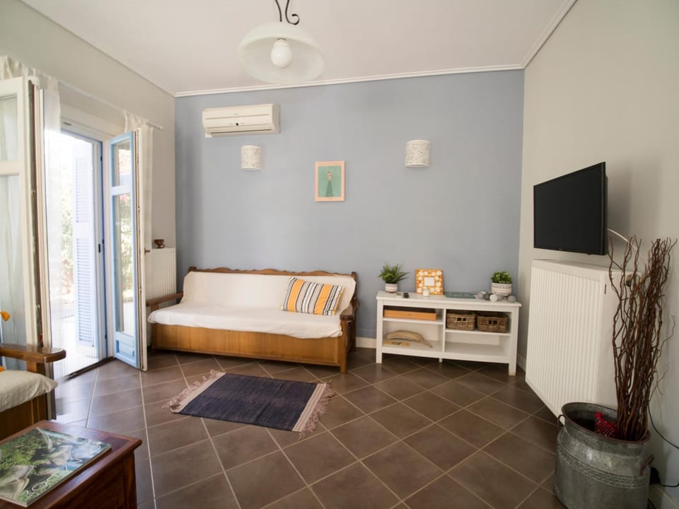 TV and multimedia, Living room, Photo of the whole room, Seating area
