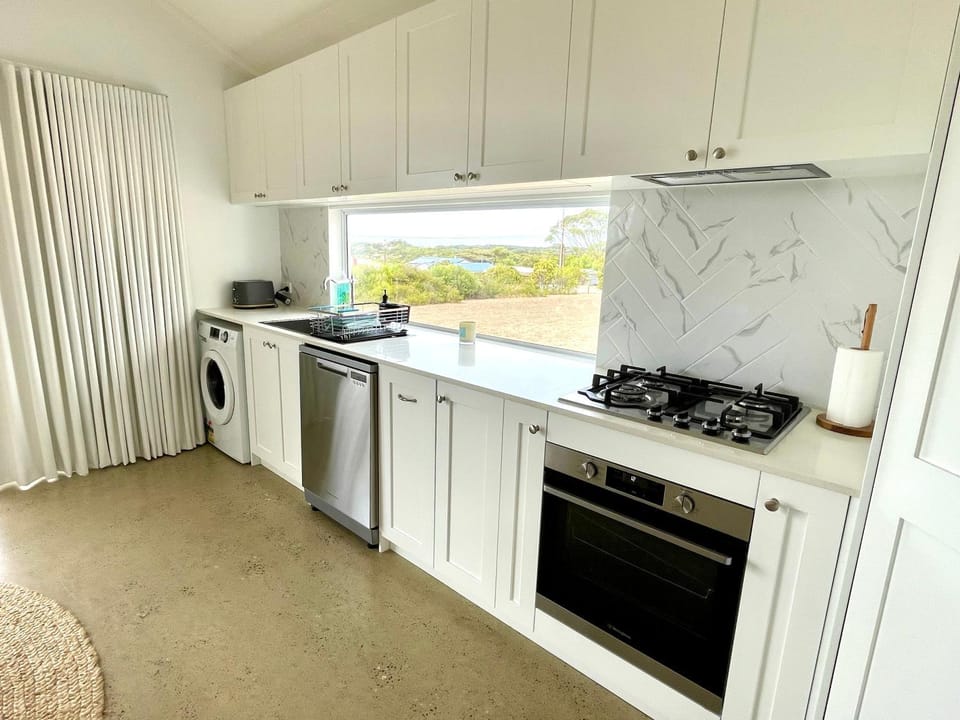 Magnolia House in Emu Bay