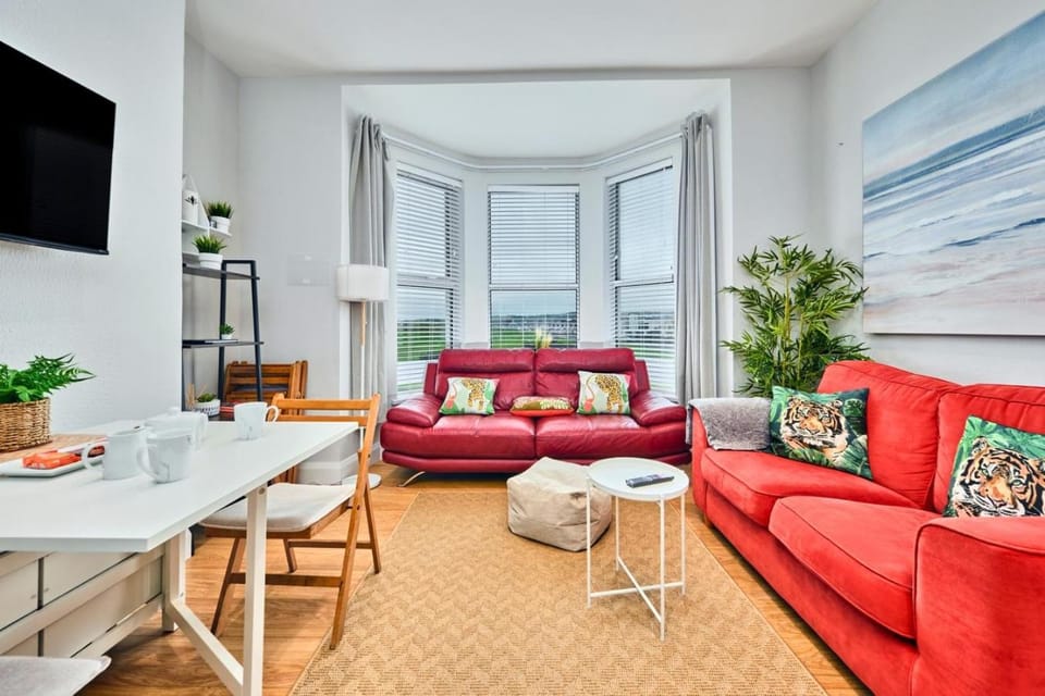 Victorian Apartment Steps to Beach - West Beach 3 Apartment in Portrush