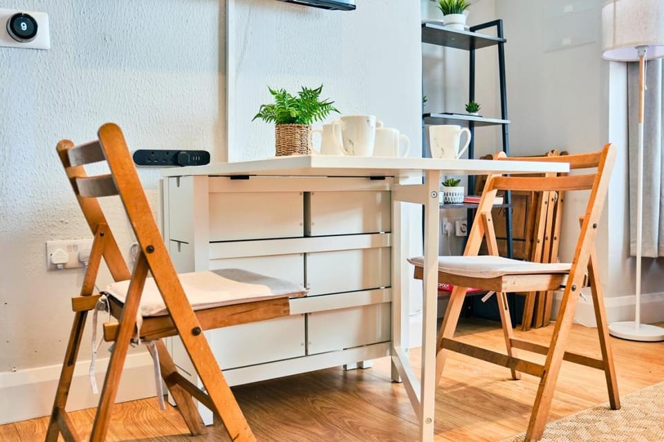 Victorian Apartment Steps to Beach - West Beach 3 Apartment in Portrush