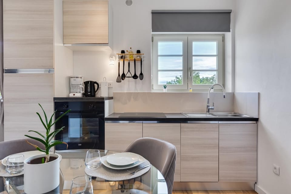 Coffee/tea facilities, Dining area, minibar, pet friendly, stove