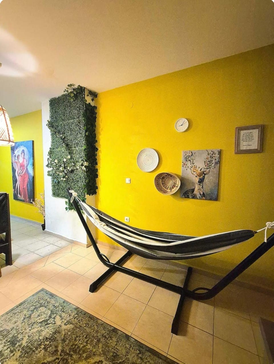 Erato “wrapped in myrtle and roses” Apartment in Thessaloniki