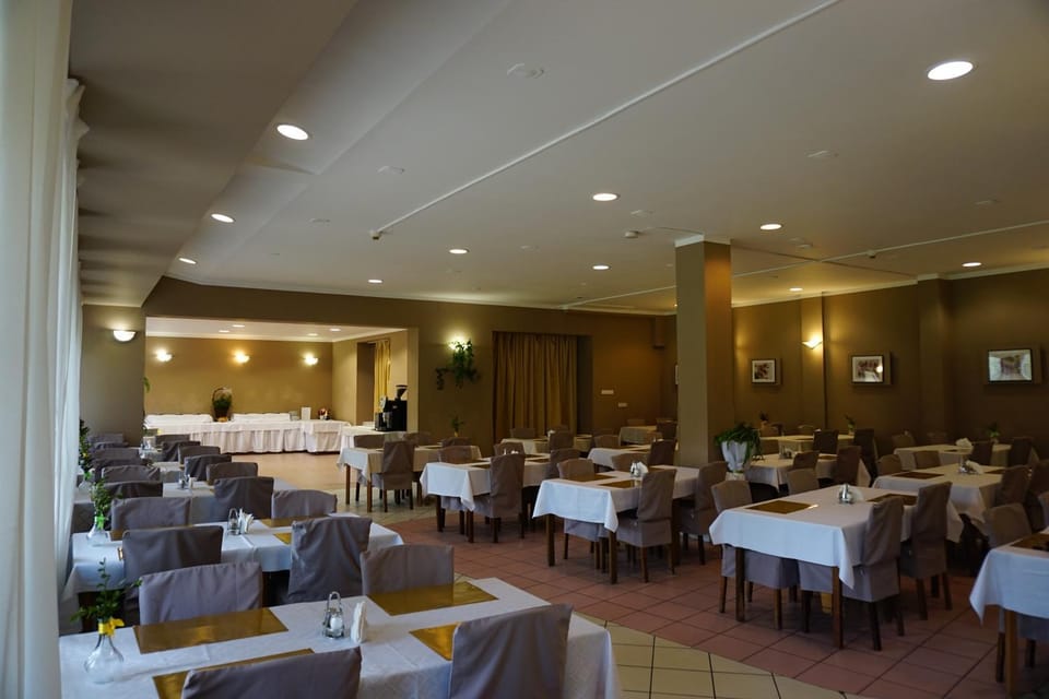 Restaurant/places to eat, On site