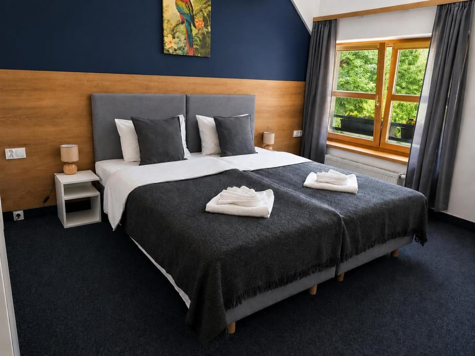 Bed, Garden, Decorative detail