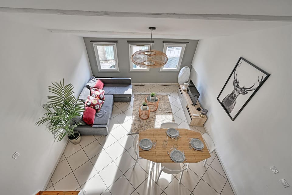 TV and multimedia, Living room, Dining area