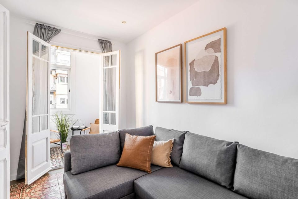 The Collection Barcelona - Sagrada Familia- Emblematic and Charming Catalan Home Apartment in Barcelona