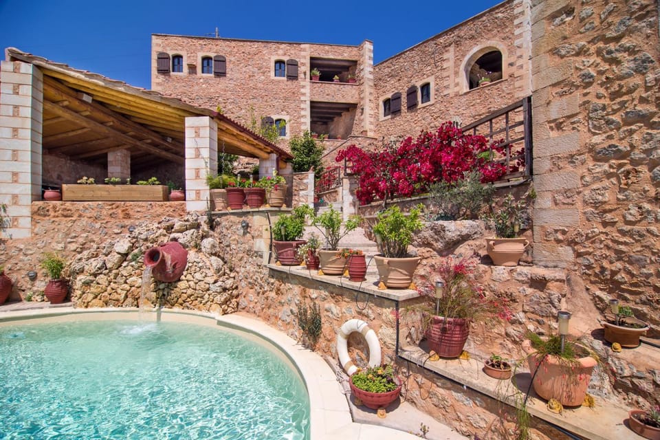 Property building, BBQ facilities, Swimming pool