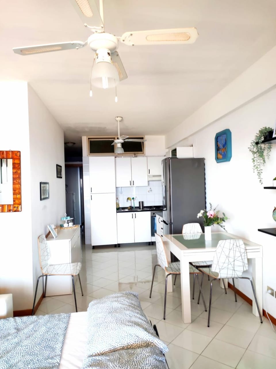 Kitchen or kitchenette, Living room, Seating area, Dining area, kitchen