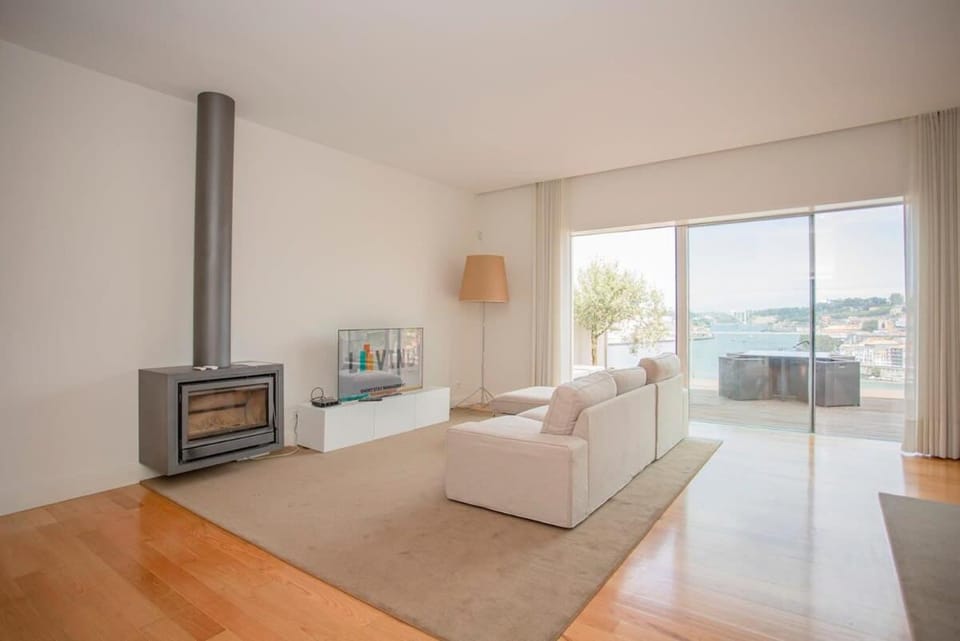 Douro Dream View with Parking by Liiiving House in Vila Nova de Gaia