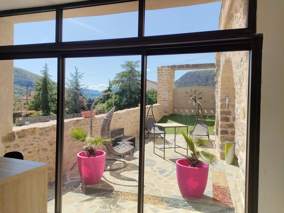 Property building, Patio, Spring, Day, Natural landscape, Garden, View (from property/room), Balcony/Terrace, Garden view, Mountain view