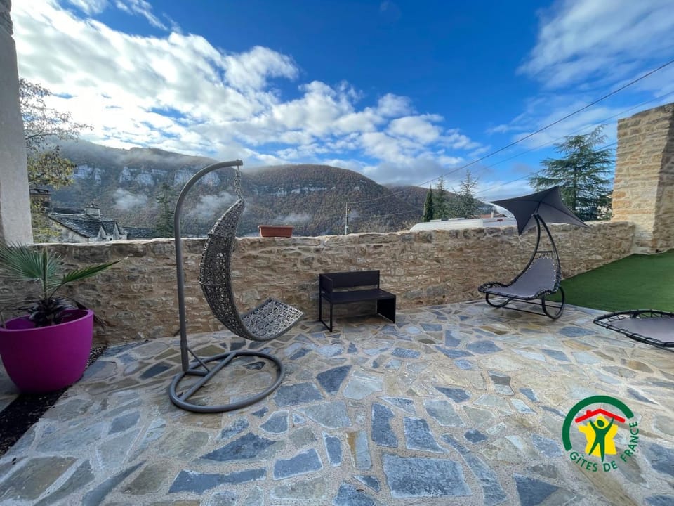 Patio, Day, Natural landscape, View (from property/room), Balcony/Terrace, Mountain view