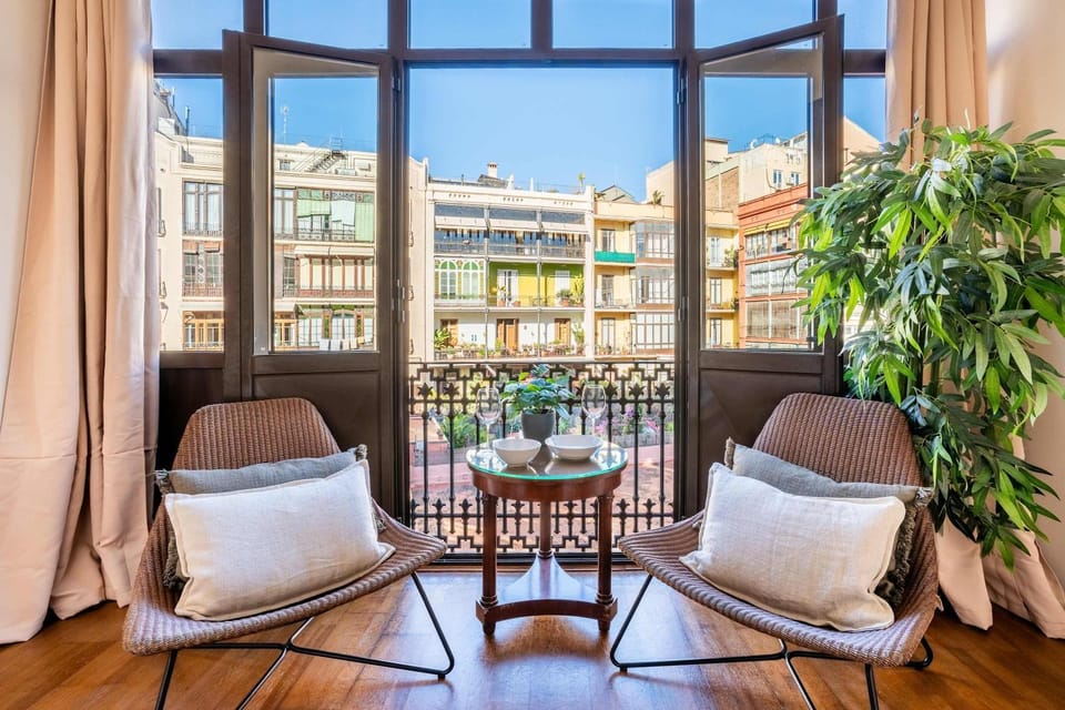The Collection Barcelona - Elegant 3-bedroom Apartment in the Heart of BCN Apartment in Barcelona