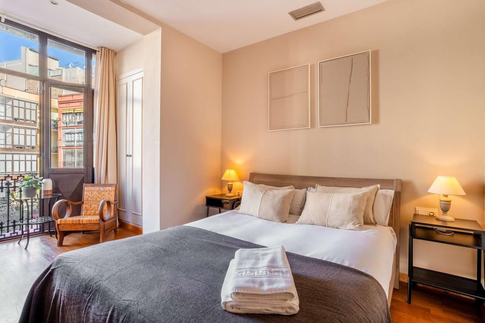 The Collection Barcelona - Elegant 3-bedroom Apartment in the Heart of BCN Apartment in Barcelona