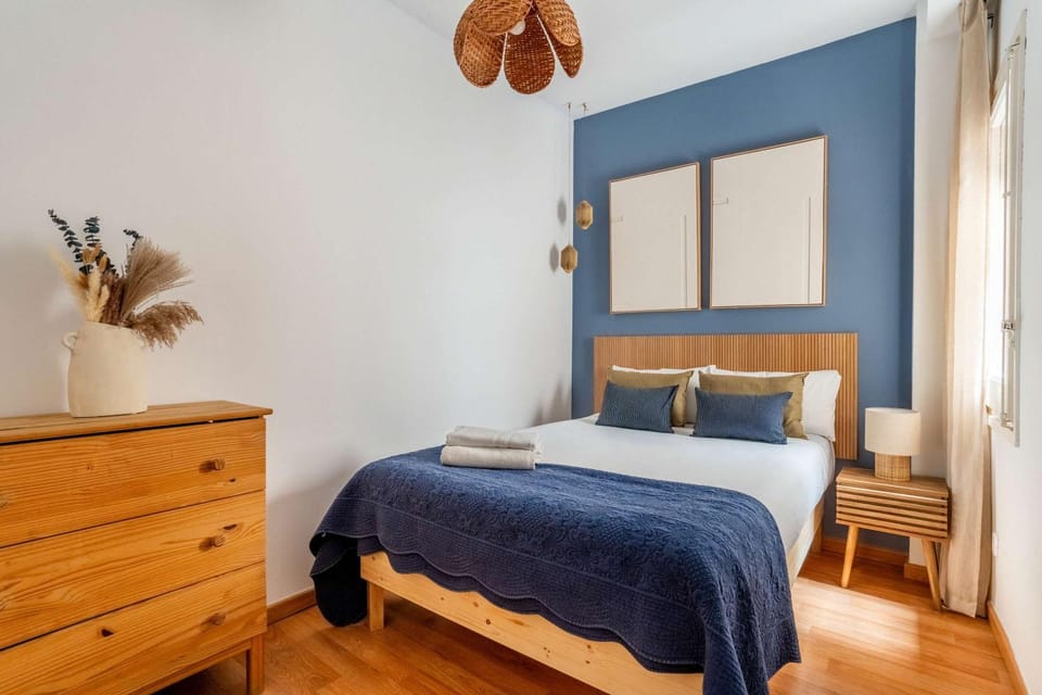 The Collection Barcelona - Bright 4BD with terrace near Arc de Triomf Apartment in Barcelona