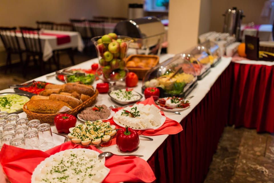 Food and drinks, Dining area, Food, Breakfast, Buffet breakfast