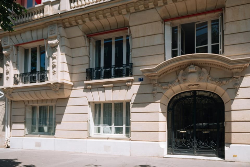 Property building, Facade/entrance