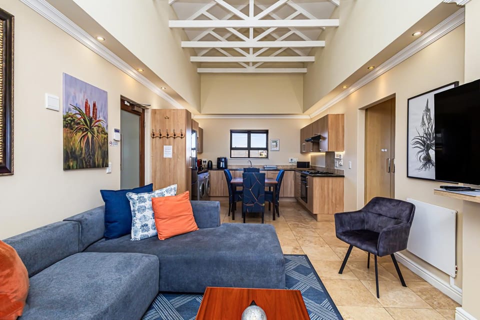 TV and multimedia, Living room, Seating area, Diving, microwave, oven, stove, toaster, washing machine, dryer