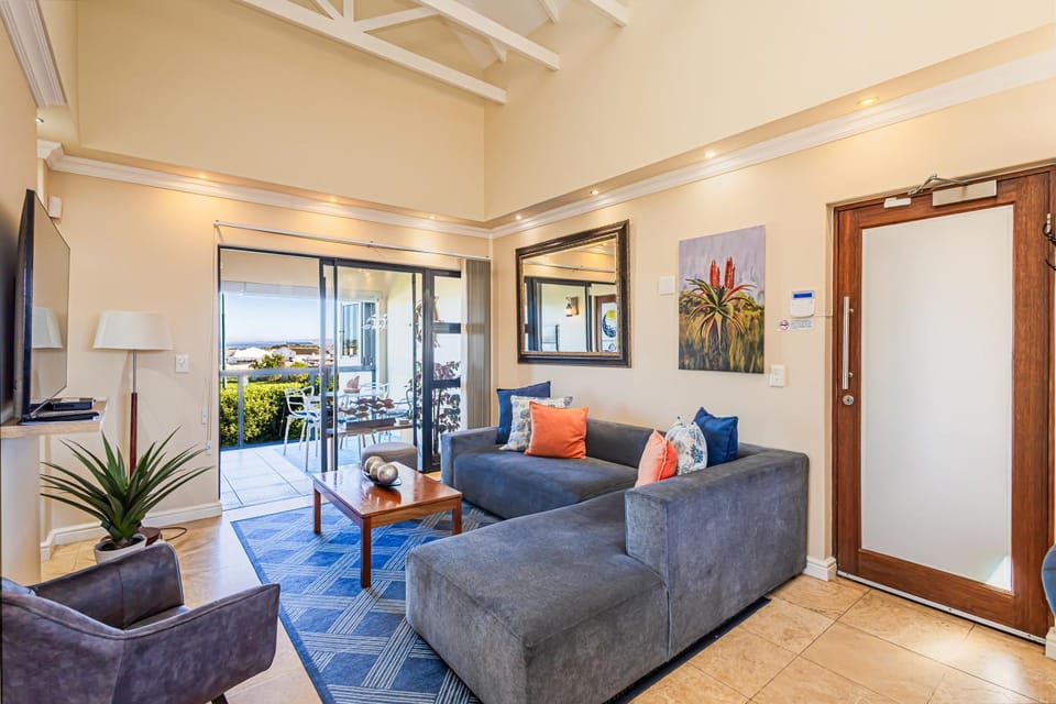 TV and multimedia, View (from property/room), Balcony/Terrace, Living room, Seating area