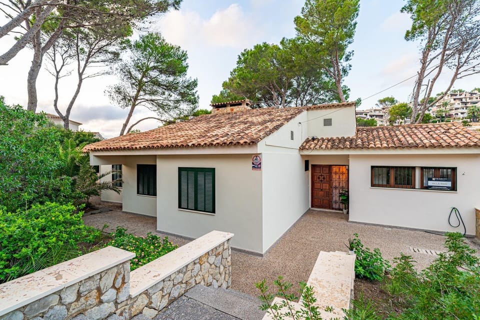 Facade/entrance, Garden, Garden view