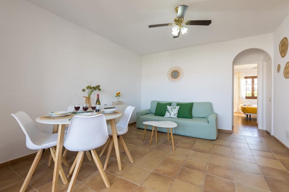 Apartamento recién reformado en Cala en Porter Apartment in Balearic Islands