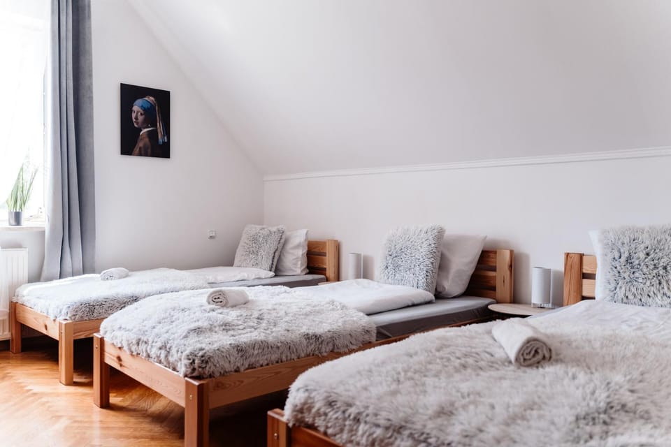 Bed, Other, Other, Other, Photo of the whole room, Seating area, Bedroom, towels, towels