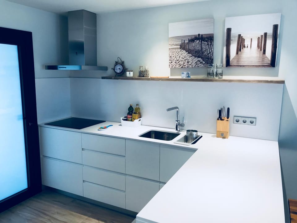 Kitchen or kitchenette, Living room