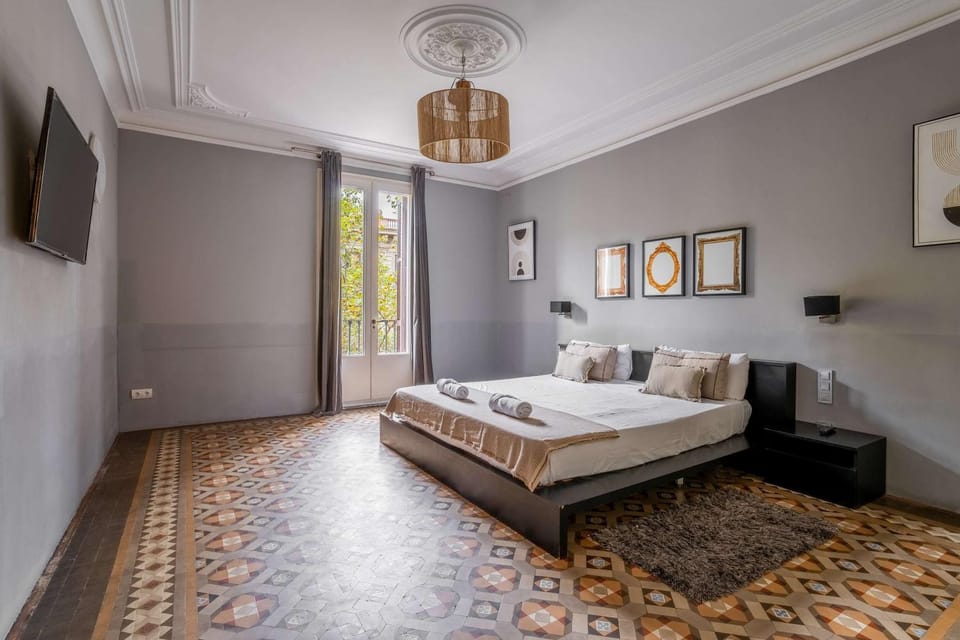 The Collection Barcelona - Plaza Urquinaona Spacious 3BD 2 5BTH Catalan home Apartment in Barcelona