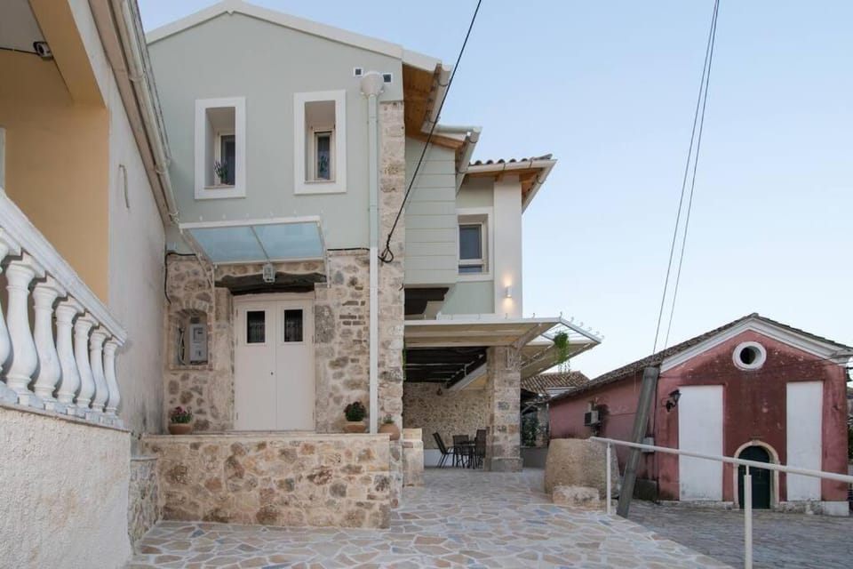 Property building, Neighbourhood