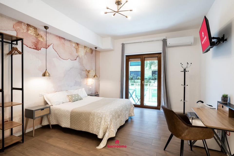 Bed, TV and multimedia, Photo of the whole room, Bedroom, air conditioner