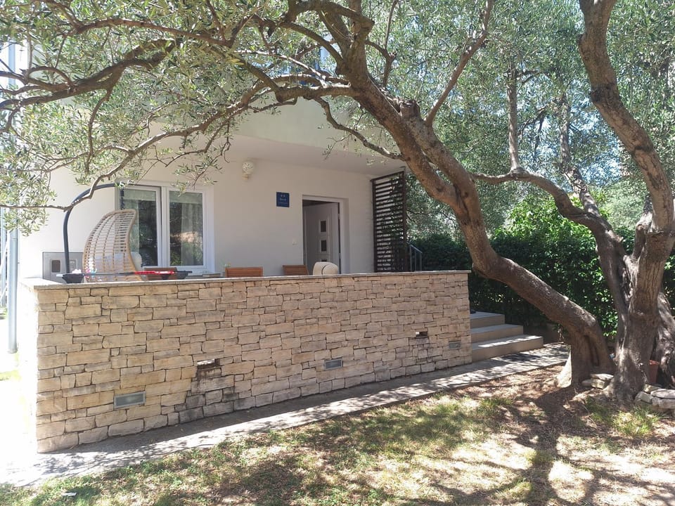Olive tree apartment Apartment in Šibenik-Knin County, Croatia