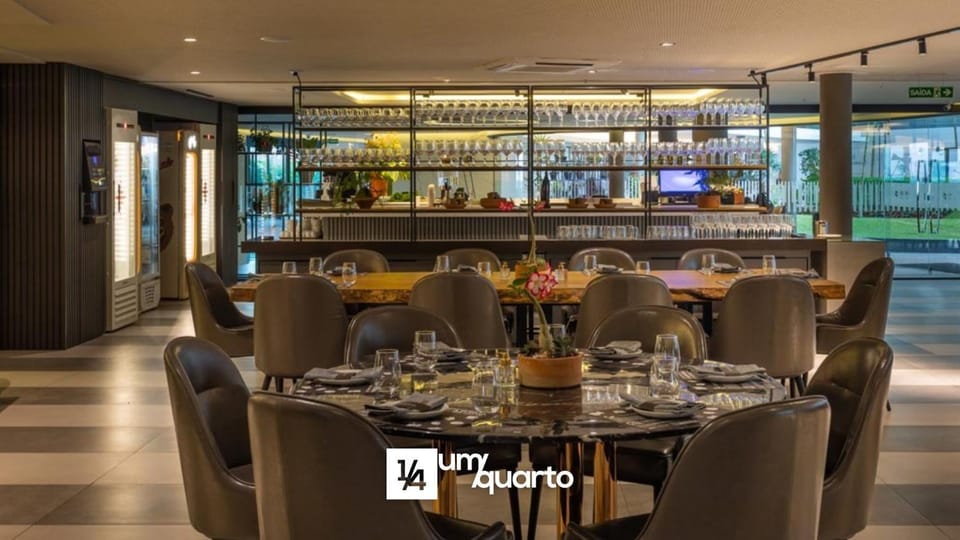 Restaurant/places to eat, Food and drinks