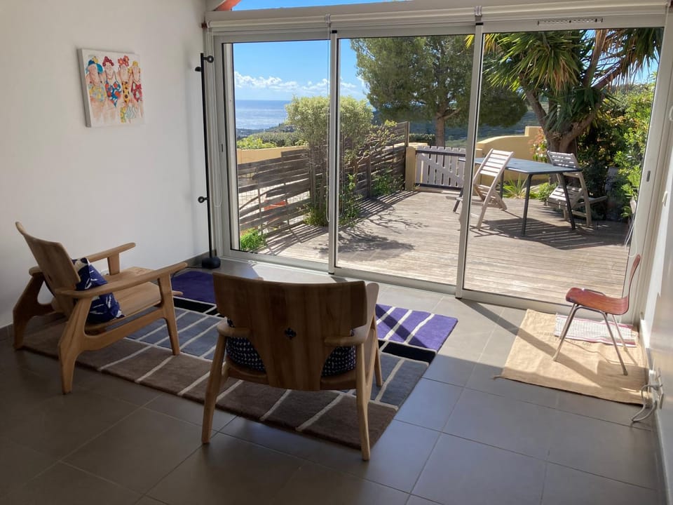 Balcony/Terrace, Living room, Seating area, Sea view
