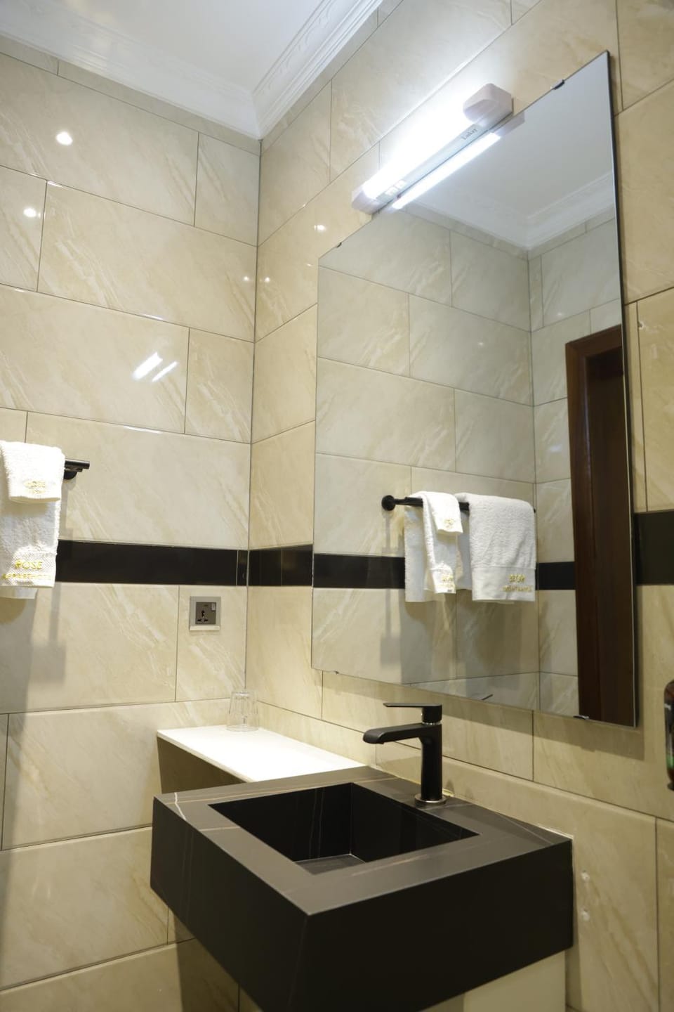 Shower, Bathroom, towels
