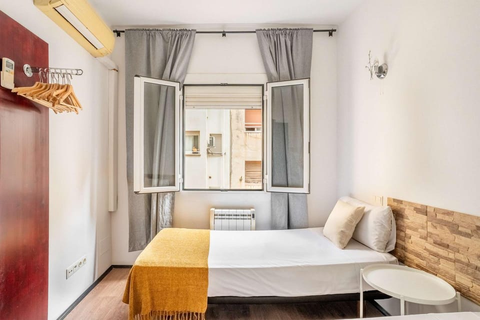 The Collection Barcelona - 4- Bedroom Apartment in Gracia Village Apartment in Barcelona