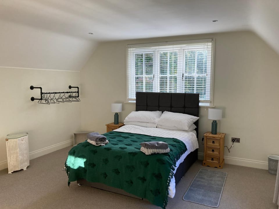 5Bed-10Guests-Fireplace-HotTub-Pets ok-Parking House in Rother District