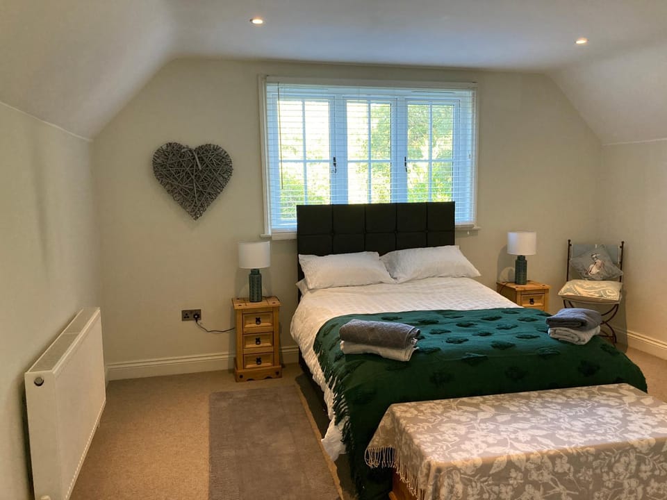 5Bed-10Guests-Fireplace-HotTub-Pets ok-Parking House in Rother District