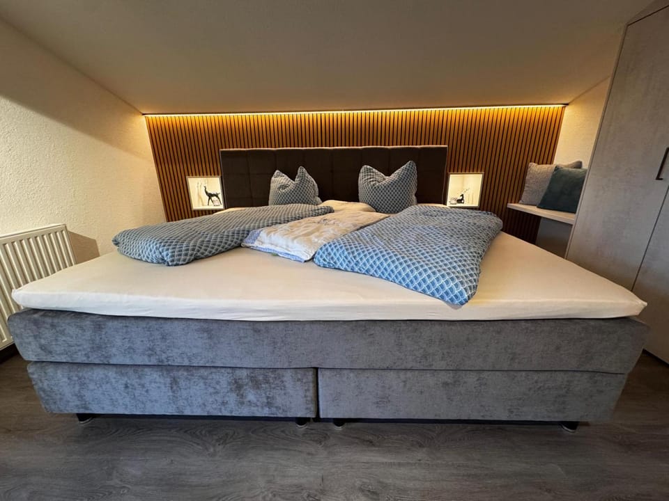 Bed, Bedroom