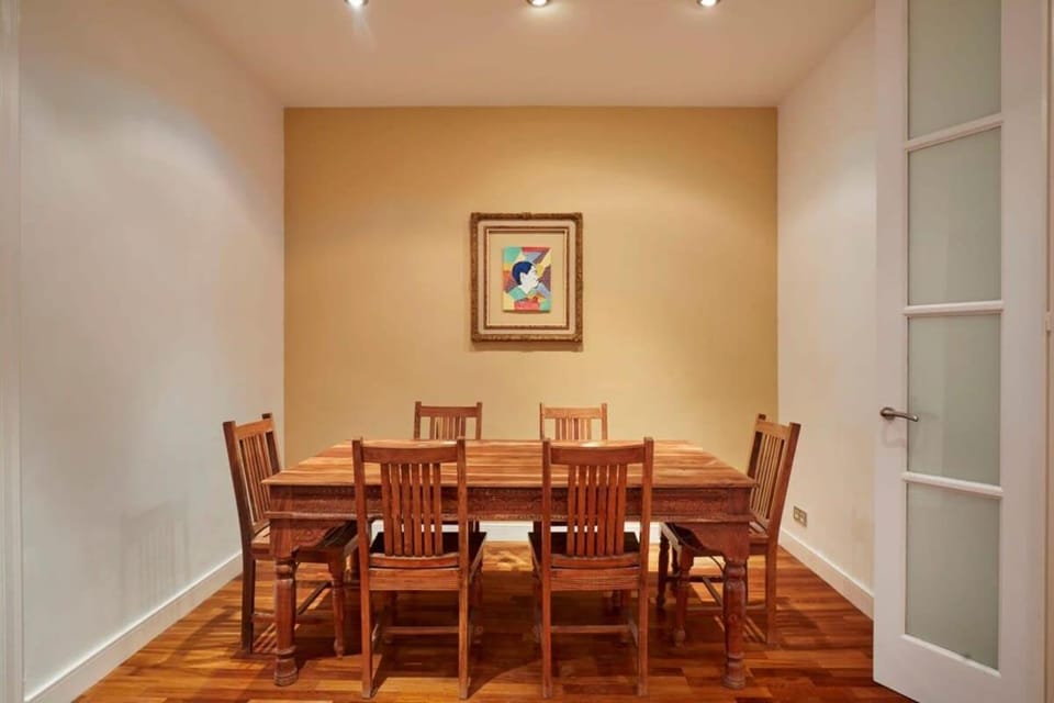 The Collection Barcelona - Classy 3BD - 2BTH with private patio in Eixample Apartment in Barcelona
