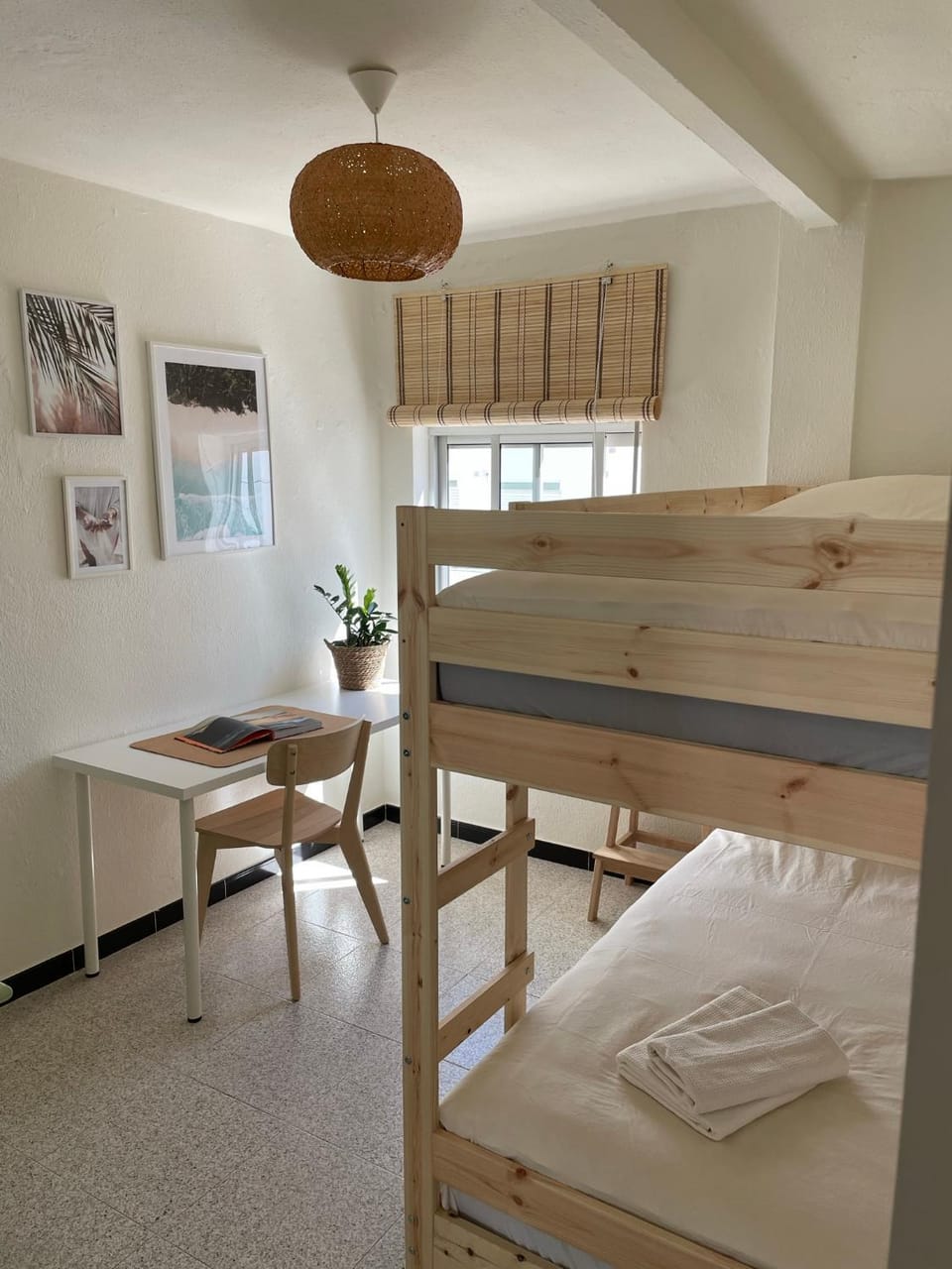 Bedroom, bunk bed