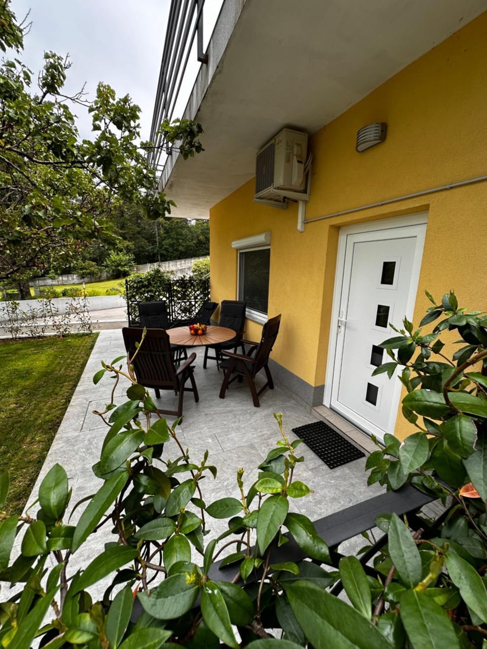 Patio, Day, Garden, Balcony/Terrace, Garden view