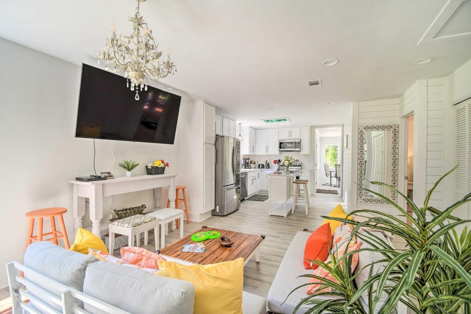 Riverside New Magnolia Springs Home w/ Dock, Beach House in Alabama