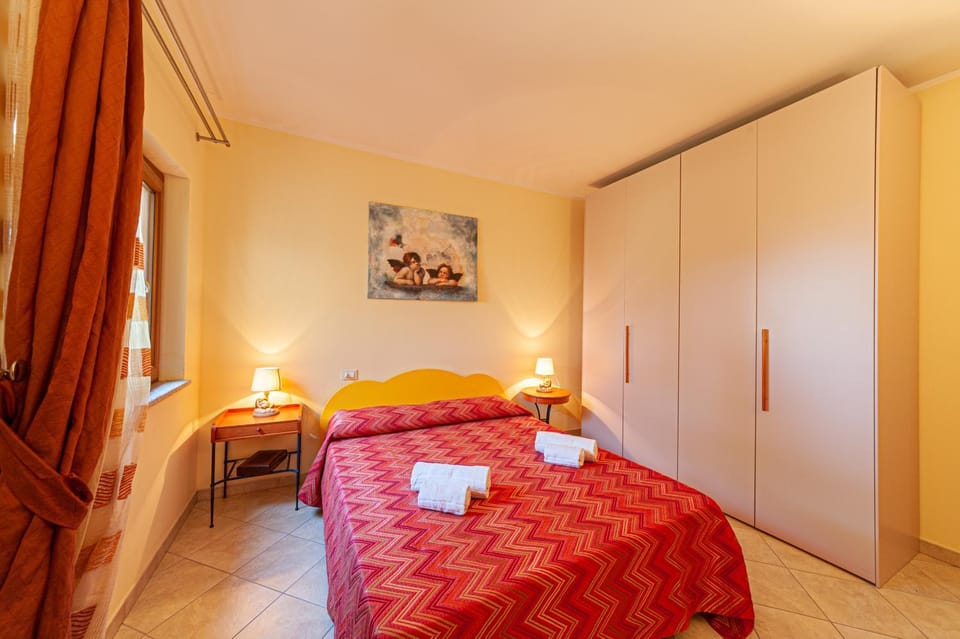 APARTMENT WITH SEA VIEW AND POOL IN CASTELSARDO Apartment in Sardinia