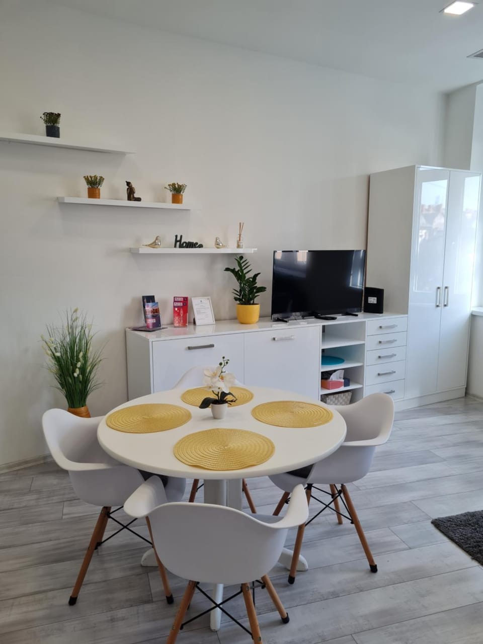 TV and multimedia, Living room
