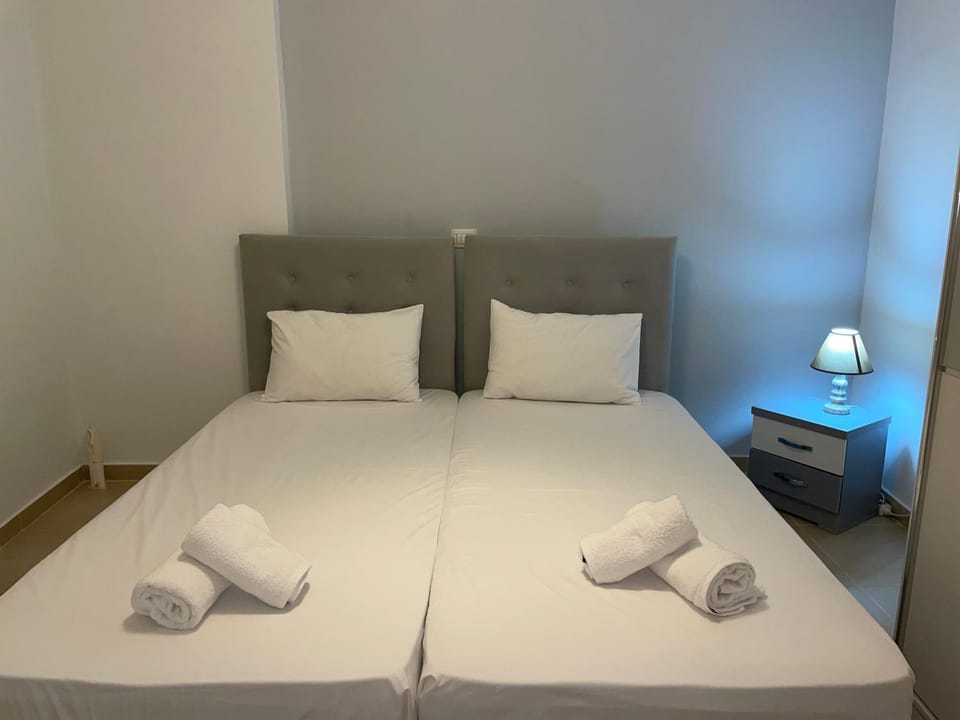 Bed, TV and multimedia, Photo of the whole room, Bedroom, Family, Family, towels, wardrobe